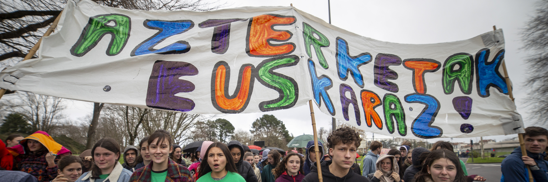 Ehunka lagunek hartu dute parte, Baionan, Ikastola mugimenduak deitutako manifestazioan