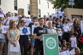 Elkarretaratzea Hezkuntza Departamentuaren aurrean