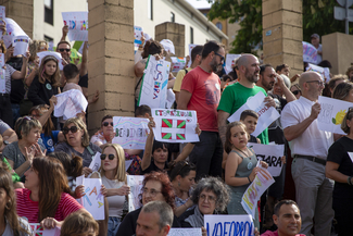 Elkarretaratzea Hezkuntza Departamentuaren aurrean